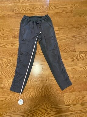 Lululemon street to studio pants, size 4